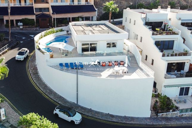Villa for sale in Acantilados De Los Gigantes, Santa Cruz Tenerife, Spain