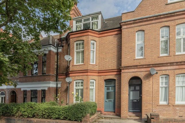 Thumbnail Flat for sale in Cricklade Avenue, London
