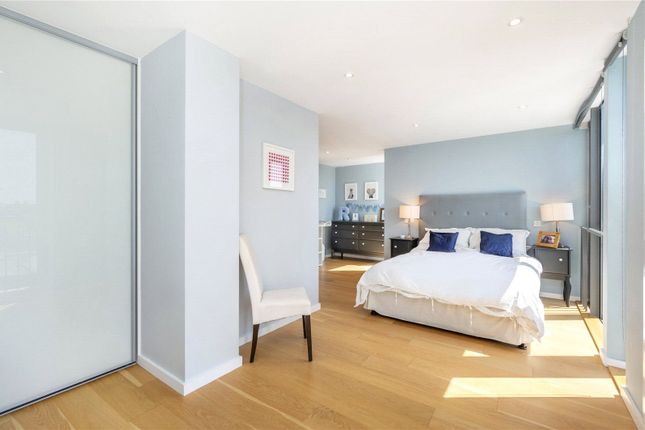 Flat to rent in Laycock Street, Islington