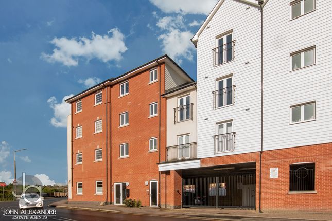 Flat for sale in Hythe Quay, Colchester