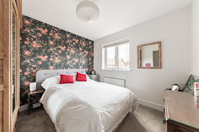 14 Press House Drive, Faversham photo 4