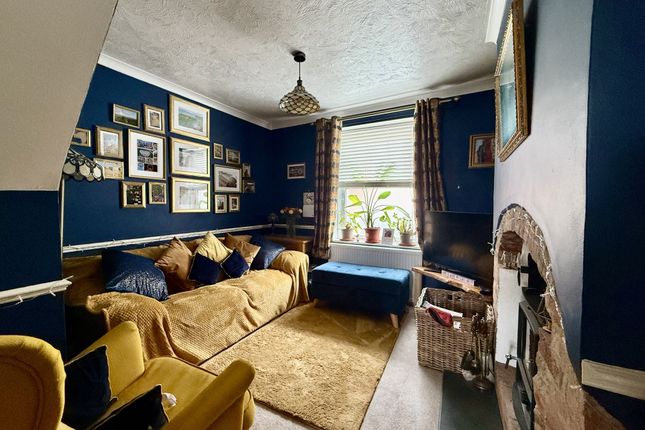 24, John Street, Tiverton photo 2