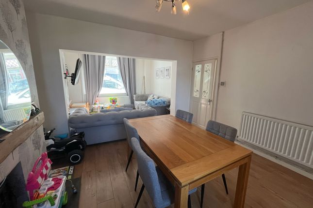15, Neuaddwen Street, Aberbargoed photo 5