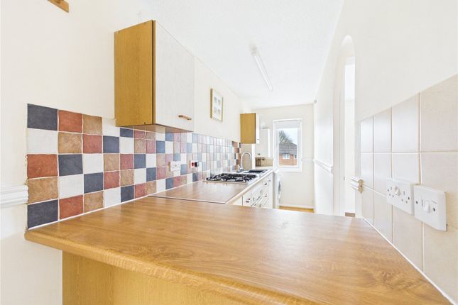 320A, Oaktree Crescent, Bristol photo 4