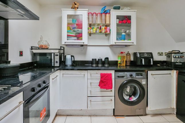 Flat 5, 37B, Wimborne Road, Dorset photo 2
