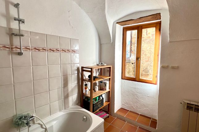 Town house for sale in Via Angeli 35, Apricale, Imperia, Liguria, Italy