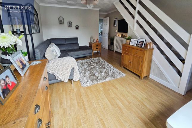 8, Garden Court, Bridgend photo 2