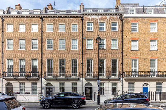 Office to let in York Street, London