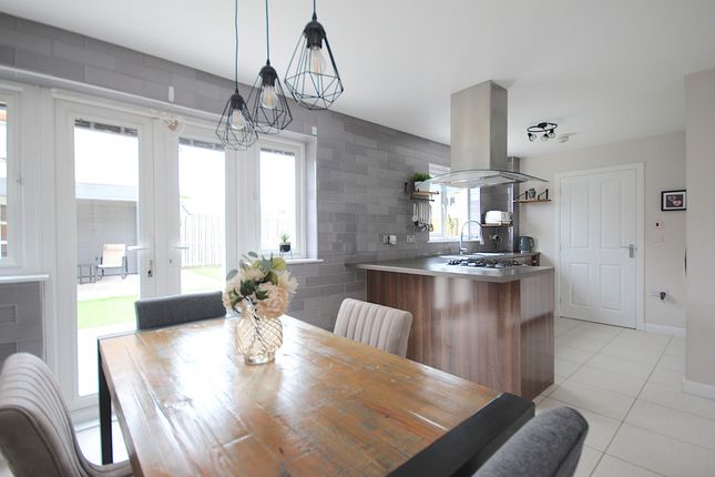 52, Cambridge Crescent, Airdrie photo 4
