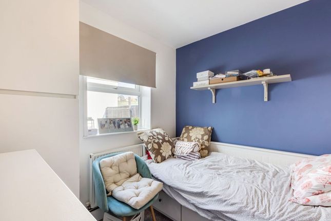 Flat 4, 24 Churchdown, Bromley photo 4