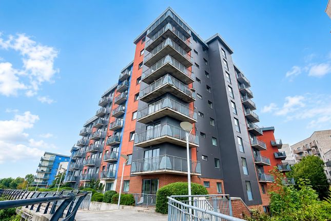 Flat 41, Brook Court, Spring Place, Barking photo 2