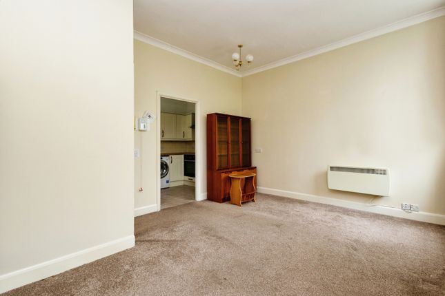Flat 4 Adams House, 2, Adams Way, Hampshire photo 3