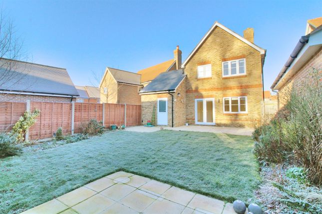 Thumbnail Detached house to rent in Bay Tree Rise, Sonning Common, Reading