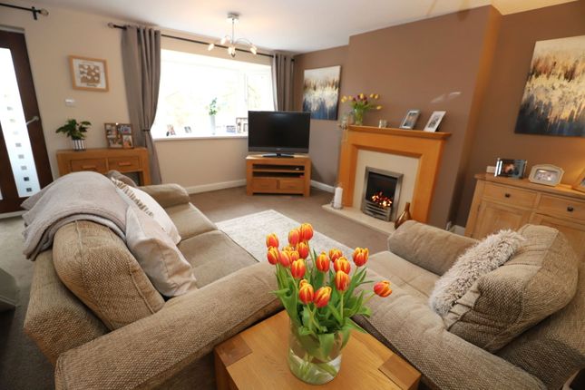 2, Laburnum Court, Bury photo 4