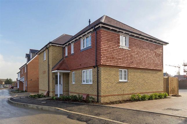 Flat to rent in Red Admiral Crescent, Iwade, Sittingbourne, Kent