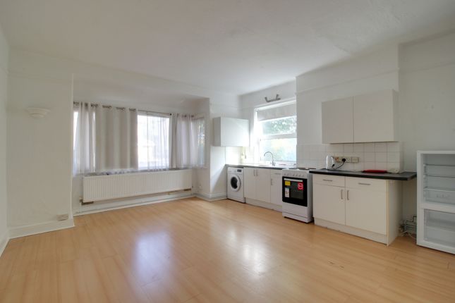 41, St. Augustines Avenue, South Croydon photo 2