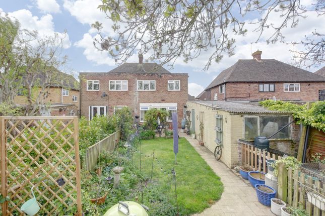 31, Hawks Town Crescent, Hailsham photo 2