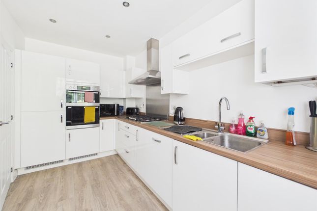 8, Philand Lane, Coulsdon photo 3
