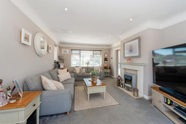 41, Sunnymead Drive, Waterlooville photo 4