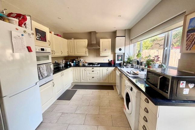 35, Westbury Crescent, OXFORD photo 3