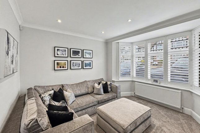 13, Greenway, Chislehurst photo 2