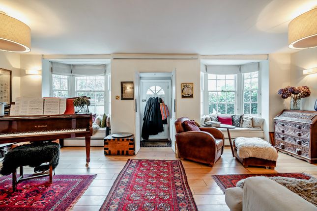 11, West End Grove, Surrey photo 5