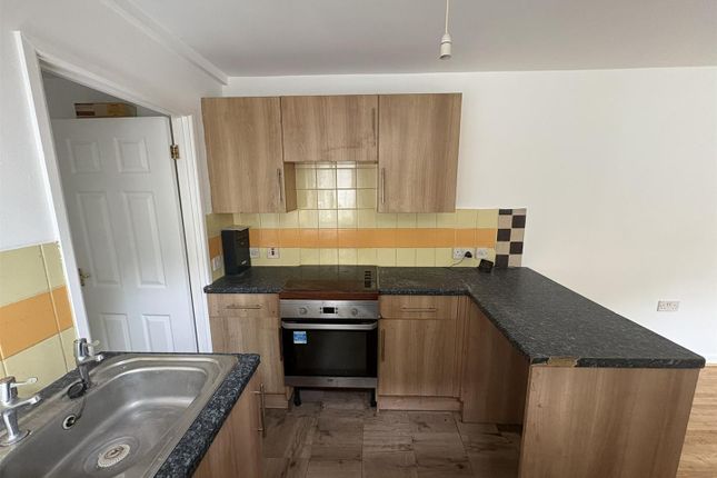 Flat 2, 2, Church Street, Liskeard photo 5