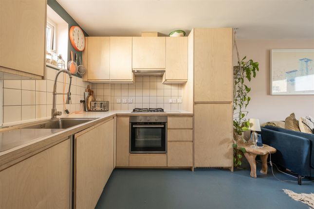 7b, Reading Lane, Hackney photo 4