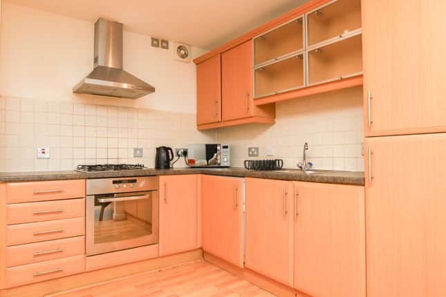 Flat to rent in Flat 6/3, 100 Holm Street, Glasgow
