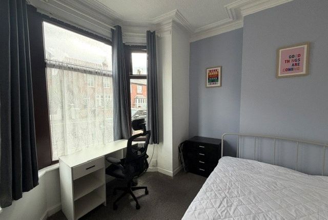 Room 1, 93, Wrightington Street, Greater Manchester photo 2