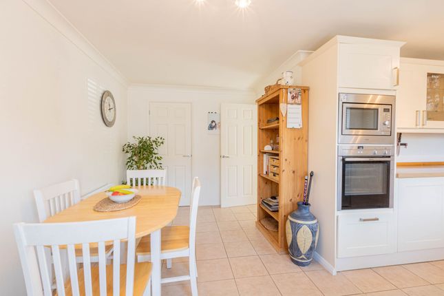 40b Station Avenue, Rayleigh photo 4
