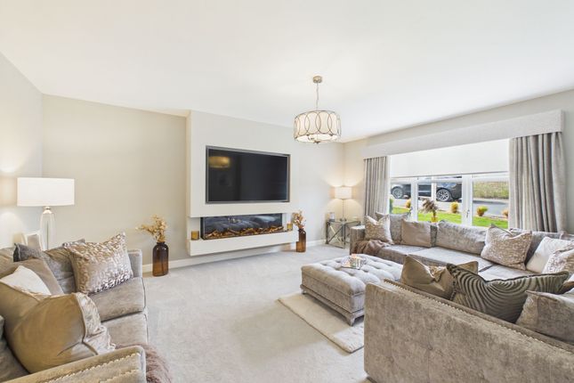 23 Stoker Crescent, Glasgow photo 2