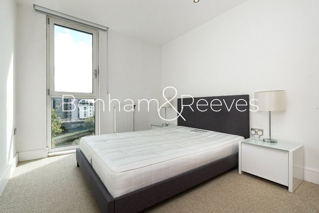 Flat 506, The Crescent, 2, Seager Place, London photo 4