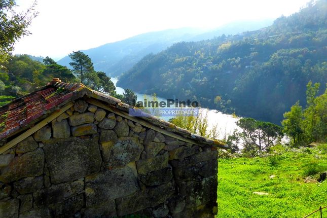 Land for sale in Ruin And 2 Houses By The Douro River, Portugal