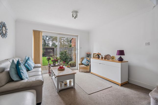 11 Hervines Court, Amersham photo 2