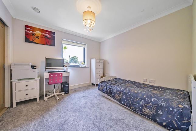 Flat for sale in Henley On Thames, Oxfordshire