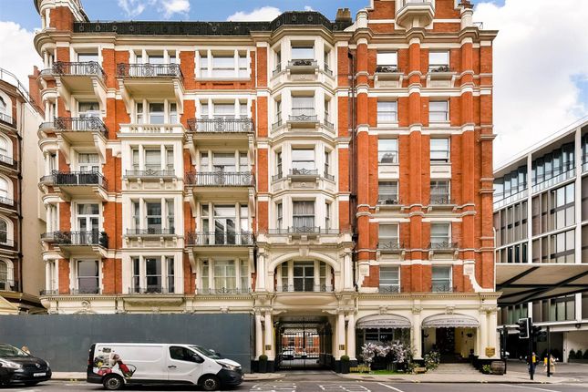 Knightsbridge Luxury  Flat 30, Wellington Court (46).Jpg
