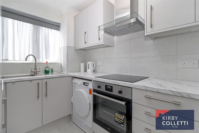 64, Parrotts Field, Hoddesdon photo 4