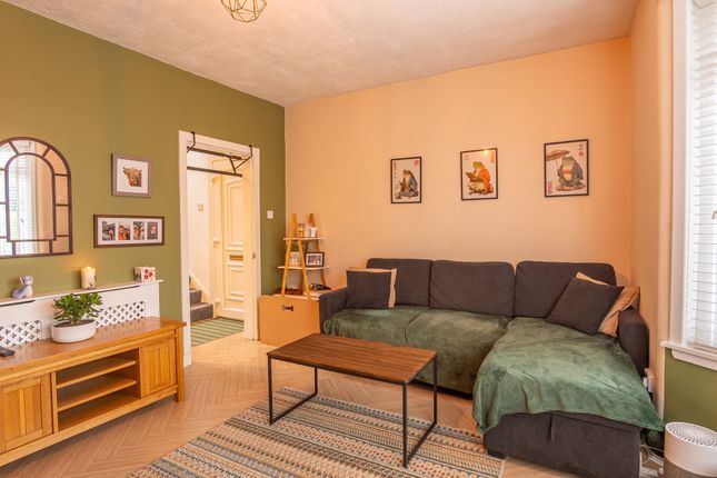 86 Holmfauldhead Drive, Glasgow photo 4