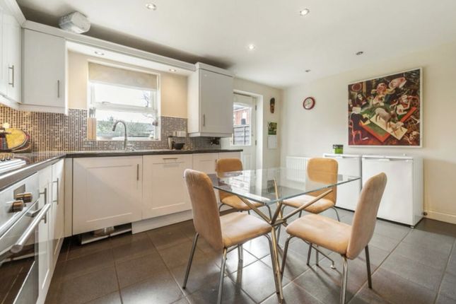 94 Cavell Drive, Bishops Stortford photo 3