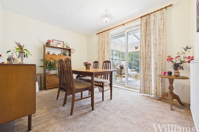 17 Ambleside, Aylesbury photo 3