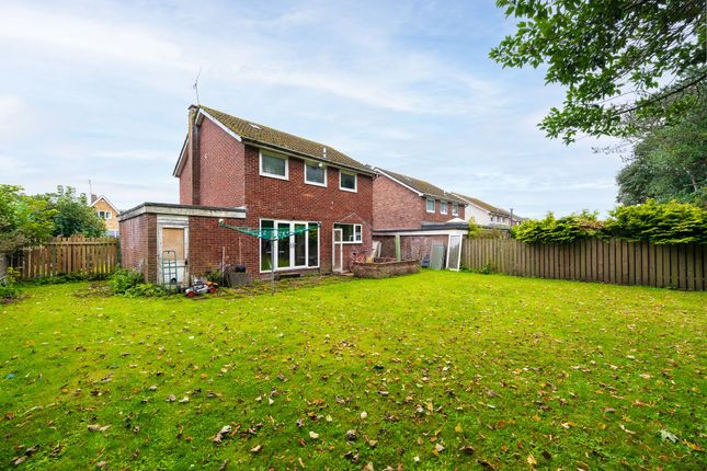 51 Kaim Crescent, Bathgate photo 2