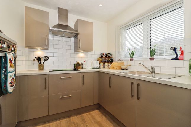 8 Trewin Lodge,, Normandy Drive, Bristol photo 2