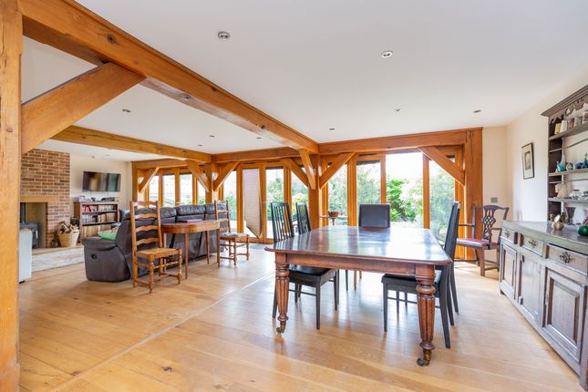 Le Pic Du Trefle, Southbrook, Warminster photo 4