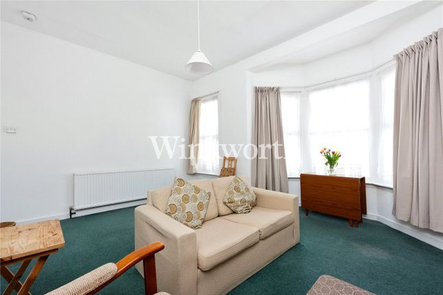 Flat for sale in Lausanne Road, London