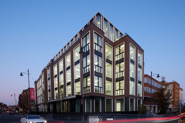 Office to let in Worple Road, London