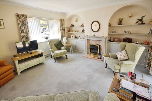 10, St. Johns Crescent, Essex photo 2