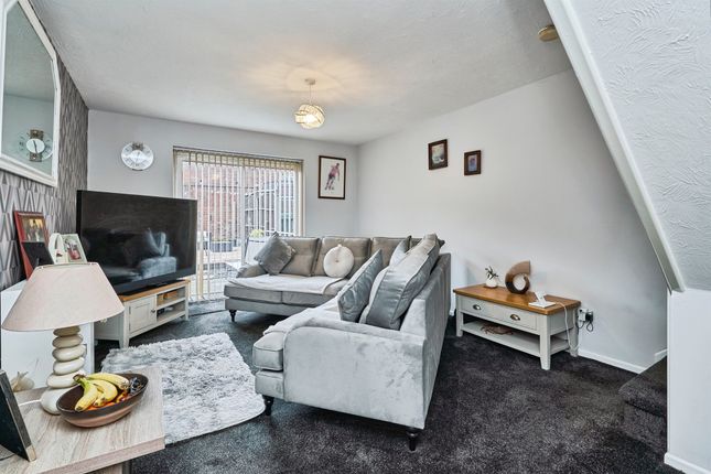 8, Devey Drive, Tipton photo 3