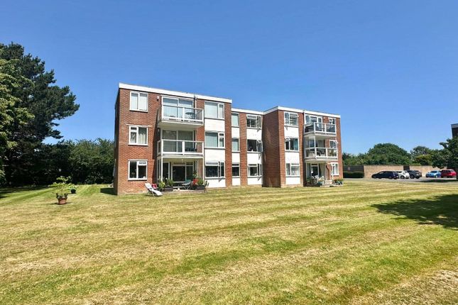 Flat 11, Addington Court,, Keats Avenue, Lymington photo 3