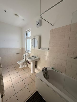 Two Bedroom First Floor Flat Top Of The Shop - High Road Ilford